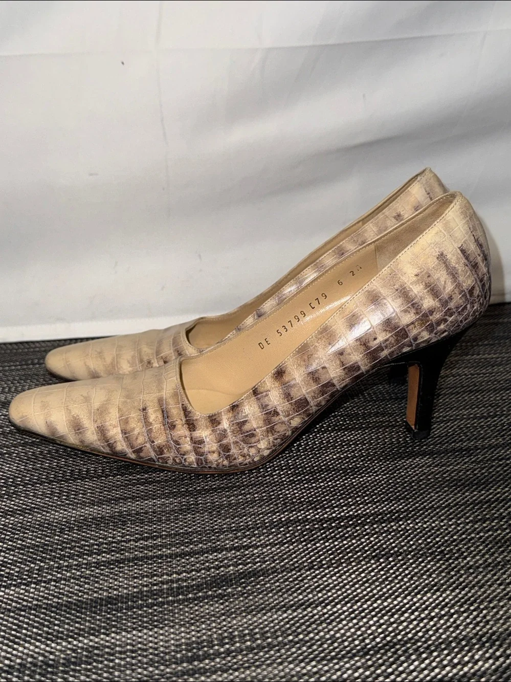 Embossed Leather Animal Print Pumps